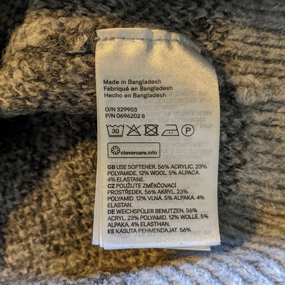 L.O.G.G w/ H&M sweater - Picture 4 of 5